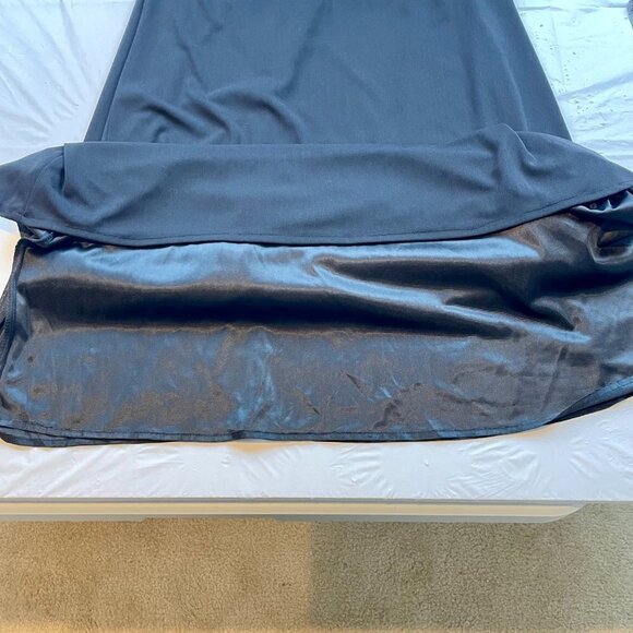 Ever Beauty Women's Black Gown Size 12 - Picture 7 of 10